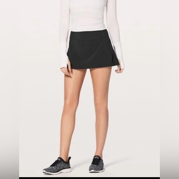 lululemon athletica Dresses & Skirts - Lululemon Size 8 SKORT - Play off the pleats skirt